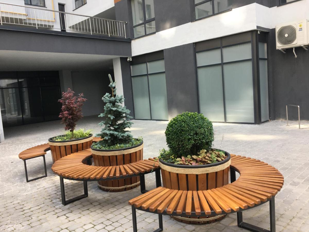 4-Room Jacuzzi Apartment 리비프 외부 사진