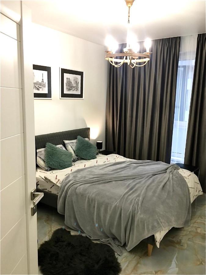 4-Room Jacuzzi Apartment 리비프 외부 사진