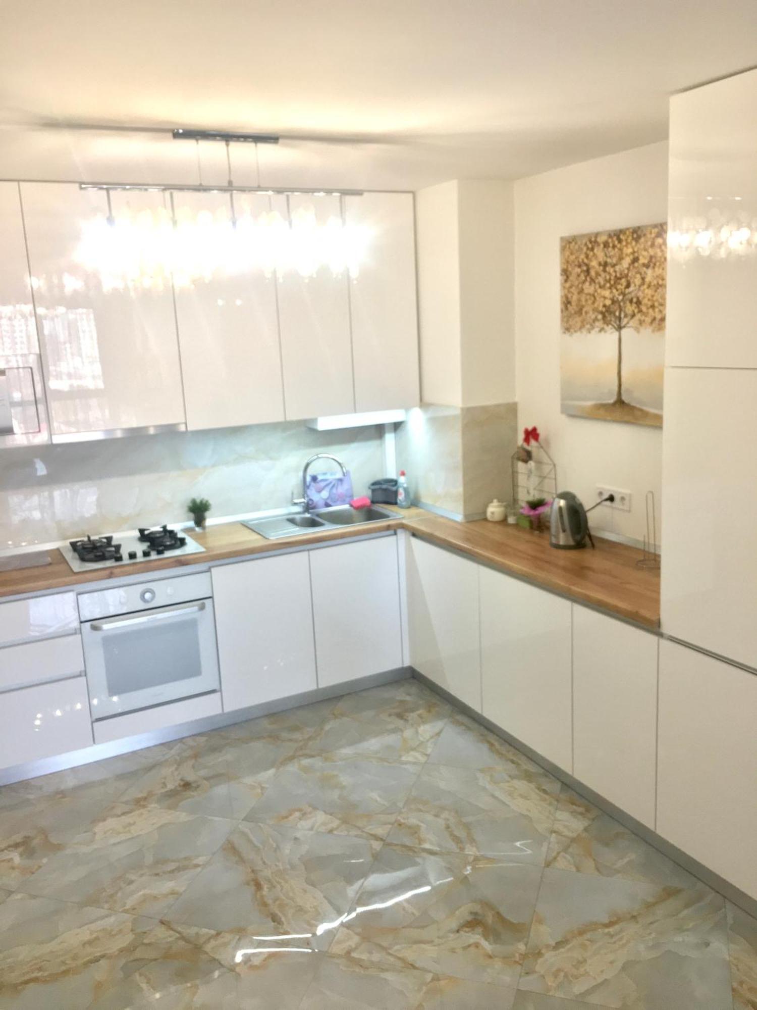 4-Room Jacuzzi Apartment 리비프 외부 사진