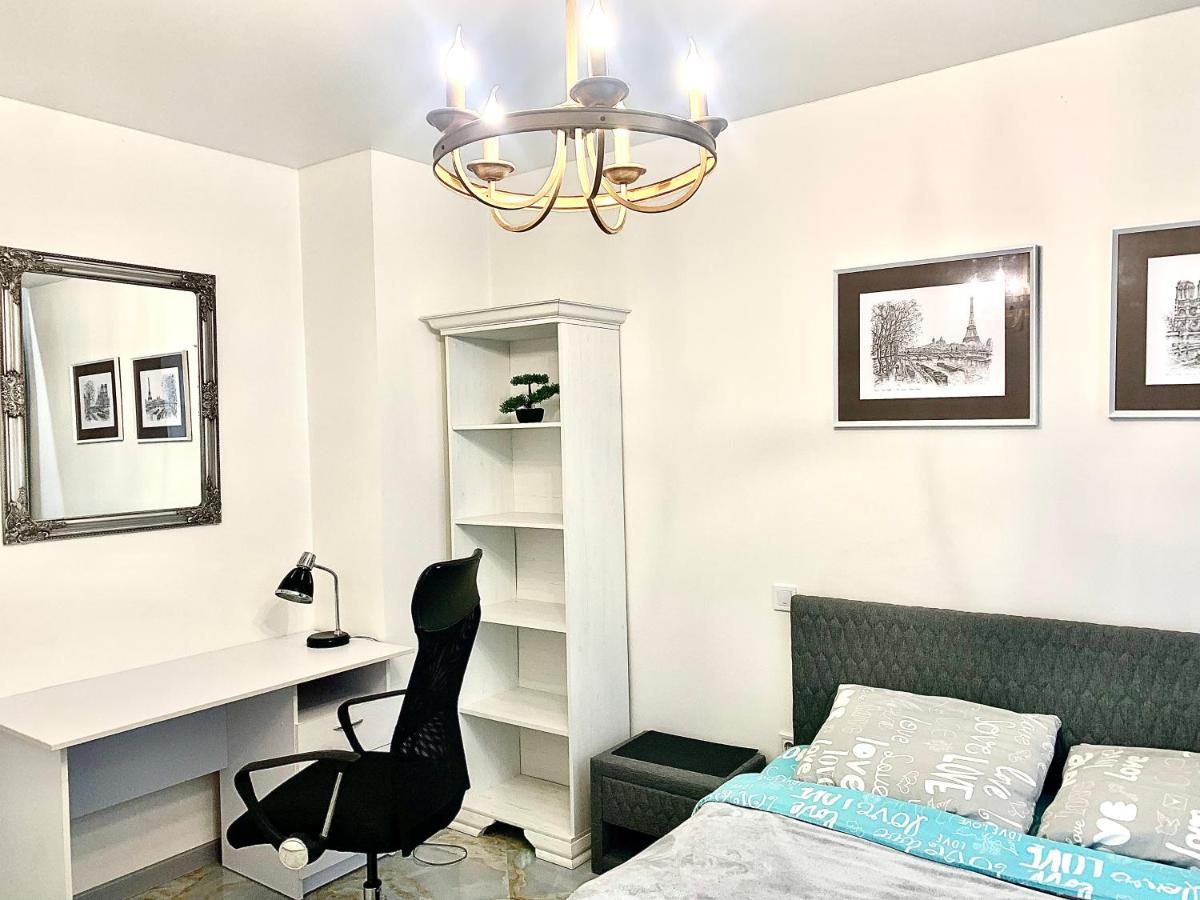 4-Room Jacuzzi Apartment 리비프 외부 사진