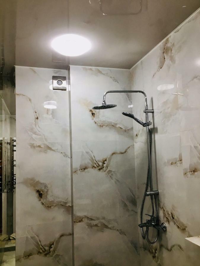 4-Room Jacuzzi Apartment 리비프 외부 사진