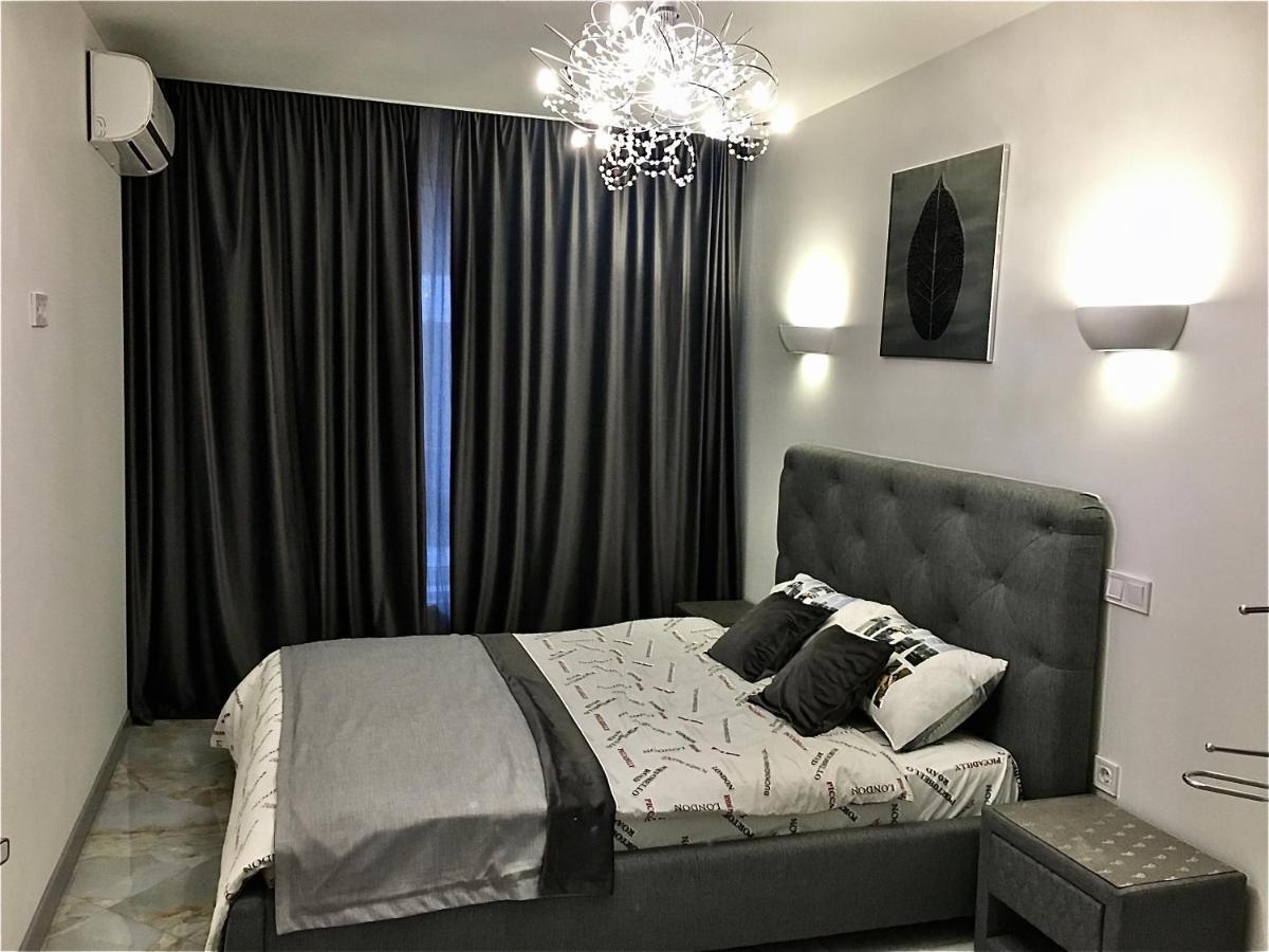 4-Room Jacuzzi Apartment 리비프 외부 사진